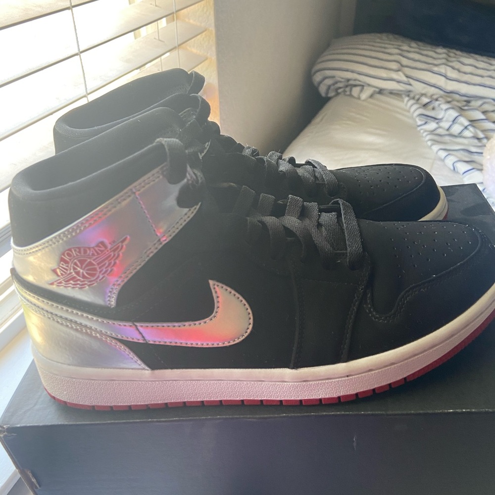 Jordan 1 Mids